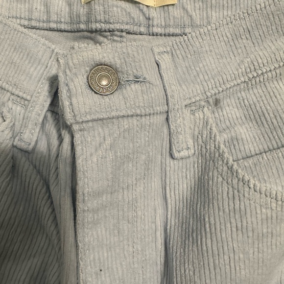 Levi’s jeans in size 28 - Picture 2 of 3